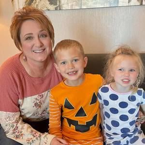 Meet your Posher, Joni